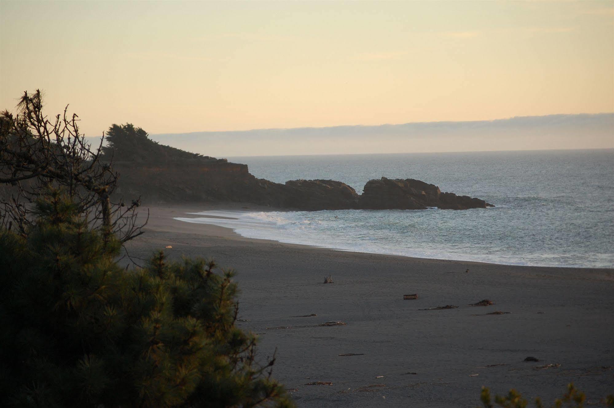 Gualala Surf Inn On The Ocean Bluff Exterior photo